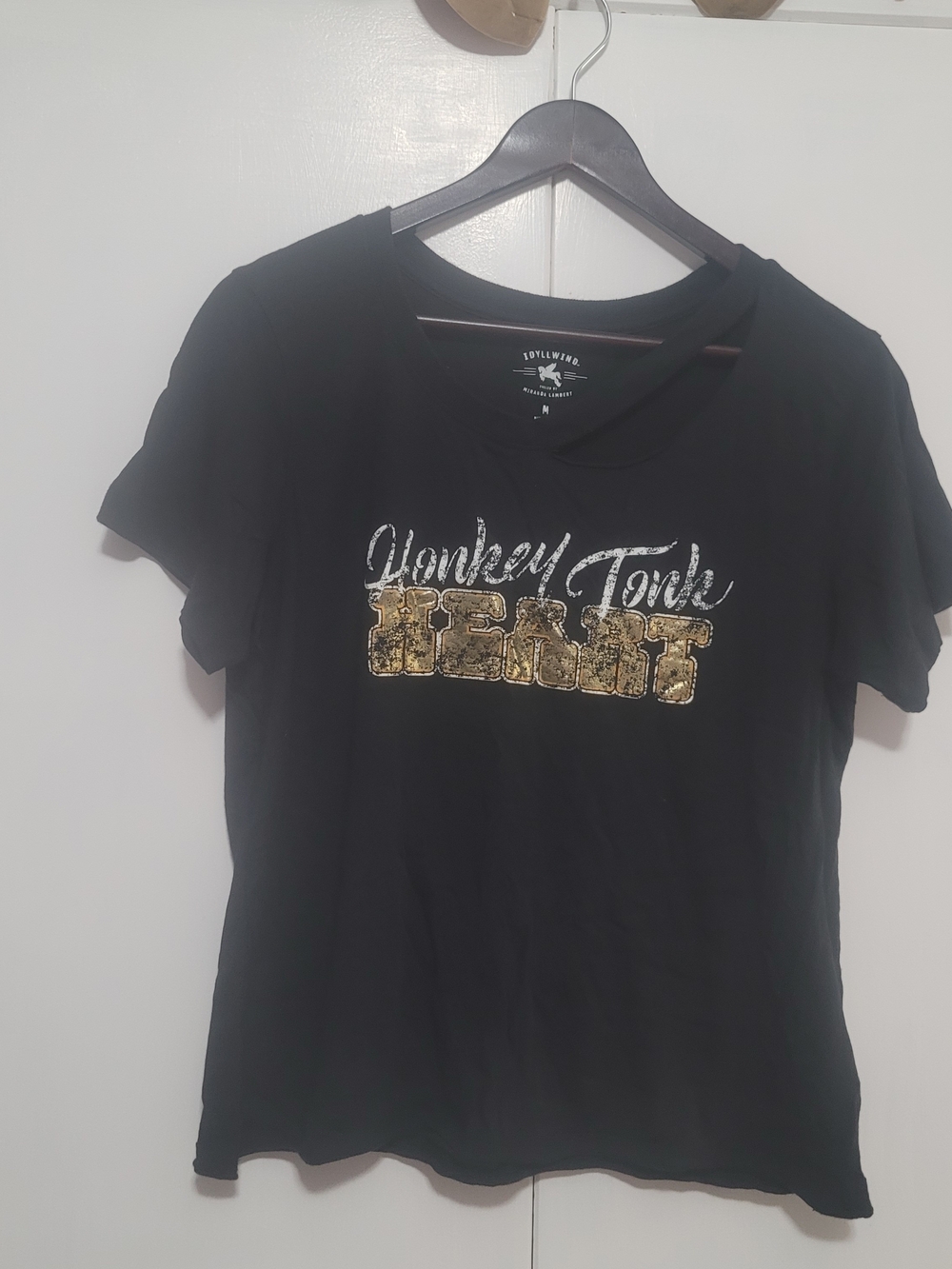 Idyllwind Black Tee with Gold-and-White 'Honkey Tonk Heart' Graphic